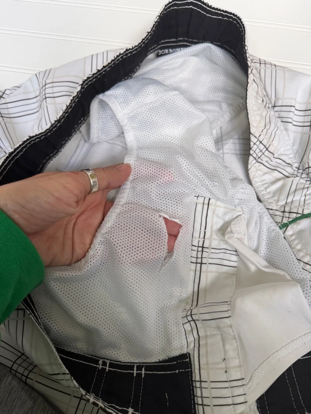(117)Joe Boxer White Plaid Swim Board Shorts with Green Trim